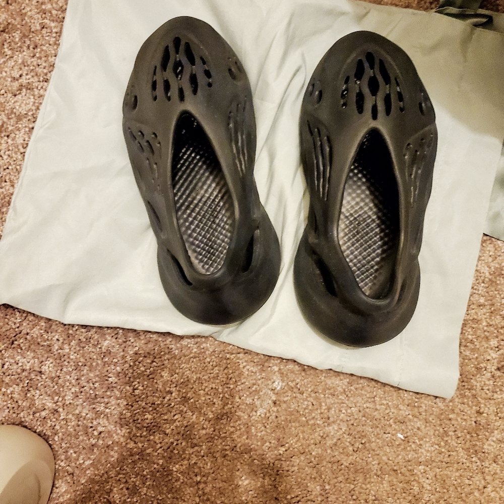 Adidas Yeezy Foam Runners Mineral Blue